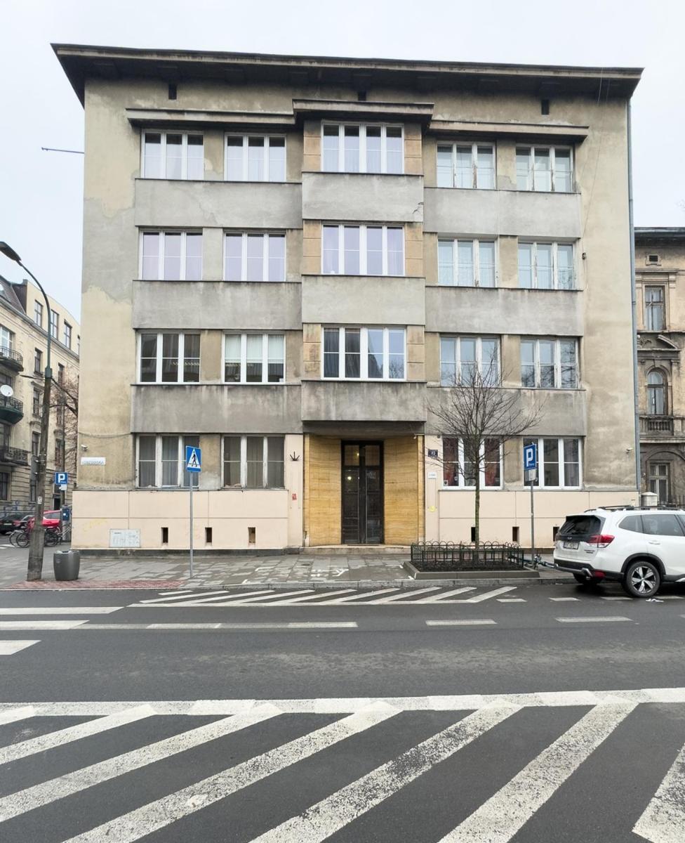 Roomy Lobzowska Street