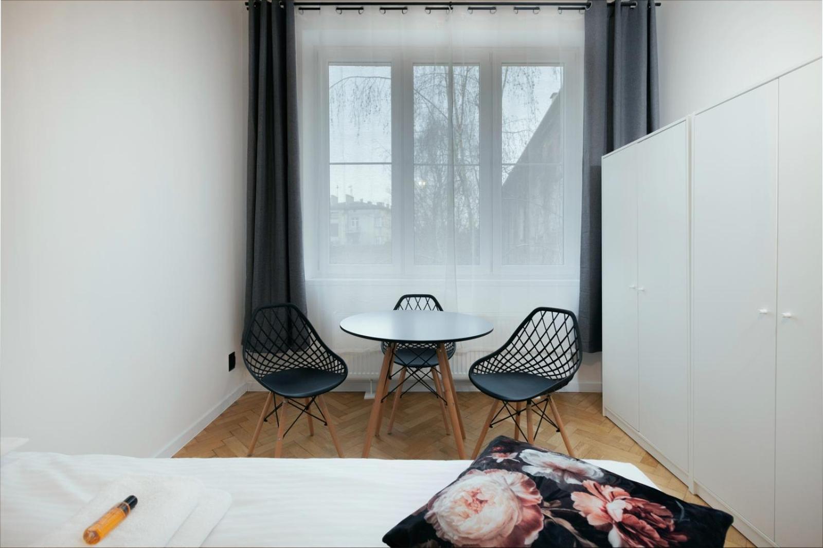 Roomy Lobzowska Street Apartment